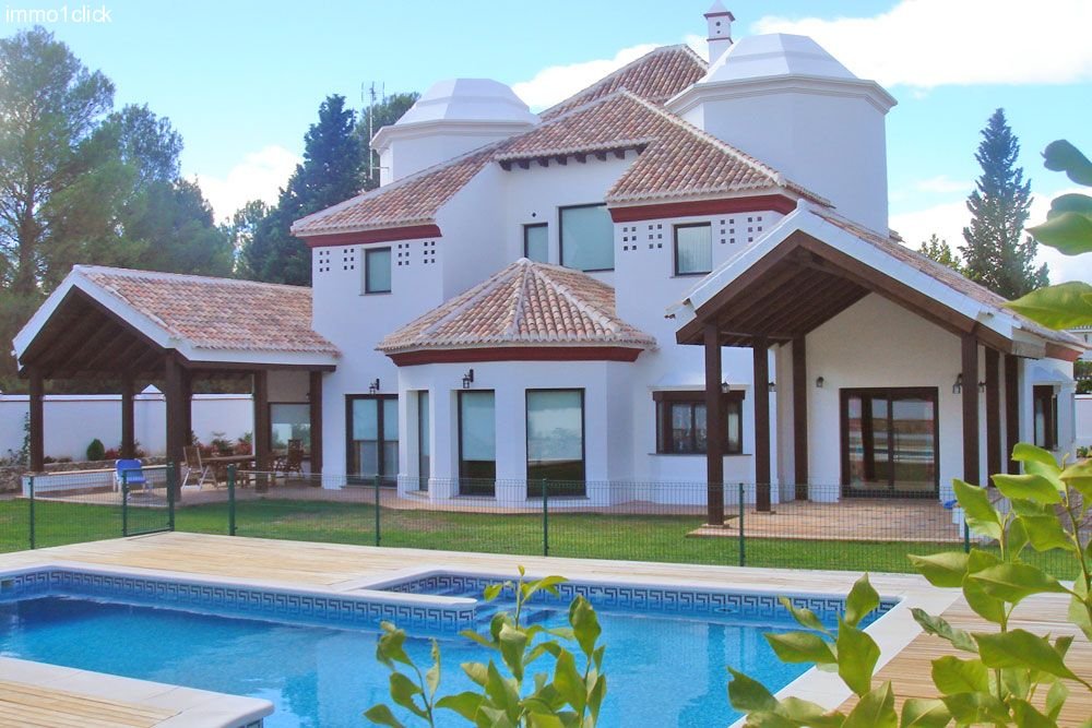 Luxus-Villa mit Pool nahe Zentrum Granada in Cubilla Park zu verkaufen   