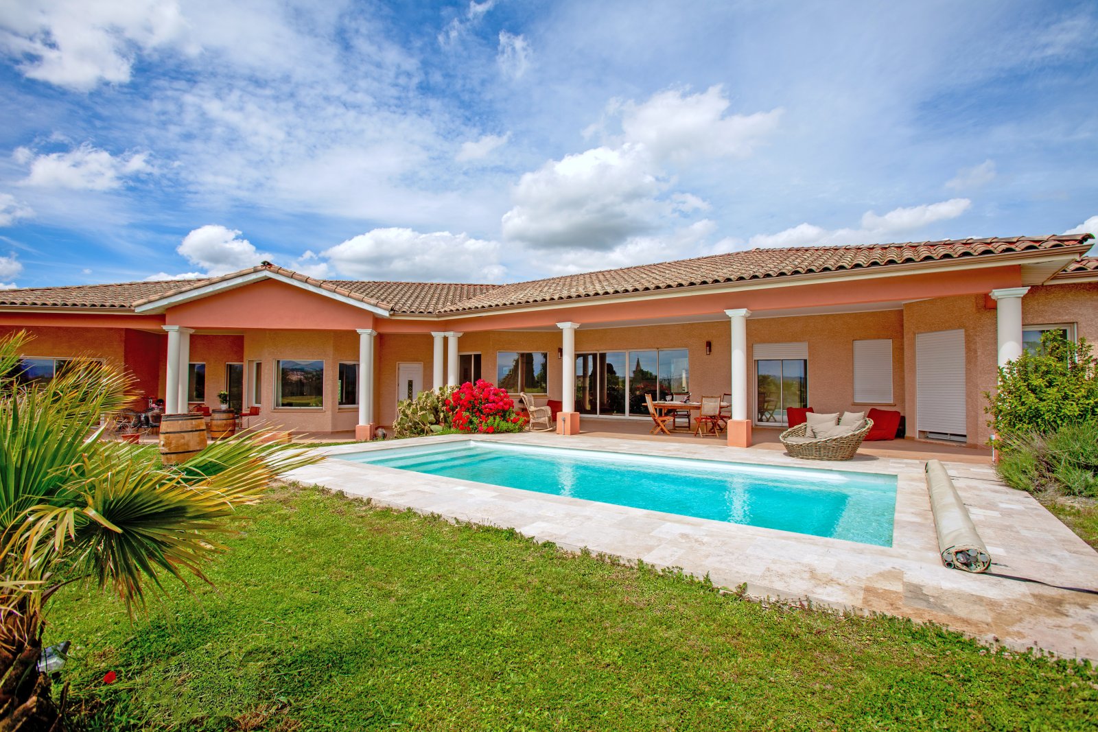 Ferran: Southern France, near Montréal/Limoux, Ferran - luxury country house with horsestables for sale  Ferran: Southern France, near Montréal/Limoux, Ferran - luxury country house with horsestables for sale