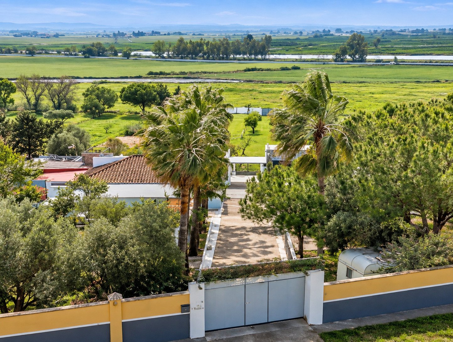Chiclana de la Frontera: Chiclana, Countryhouse with lots of build meters, pool - ideal for horses Chiclana de la Frontera: Chiclana, Countryhouse with lots of build meters, pool - ideal for horses