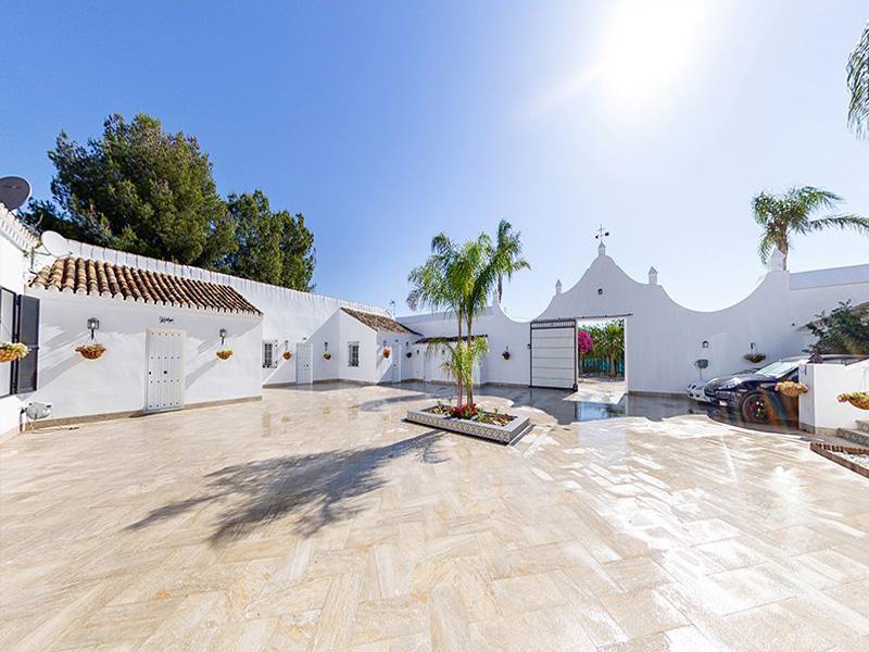 2534 spain, Andalusia, Seville, Las Cabezas de San Juan, luxury countryhouse for sale