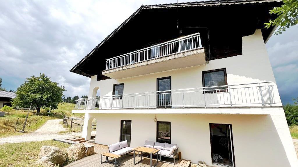 2545IZ Bavaria, Upper Palatinate, 35 min Regensburg - large house with horse stables, riding arena, riding arena