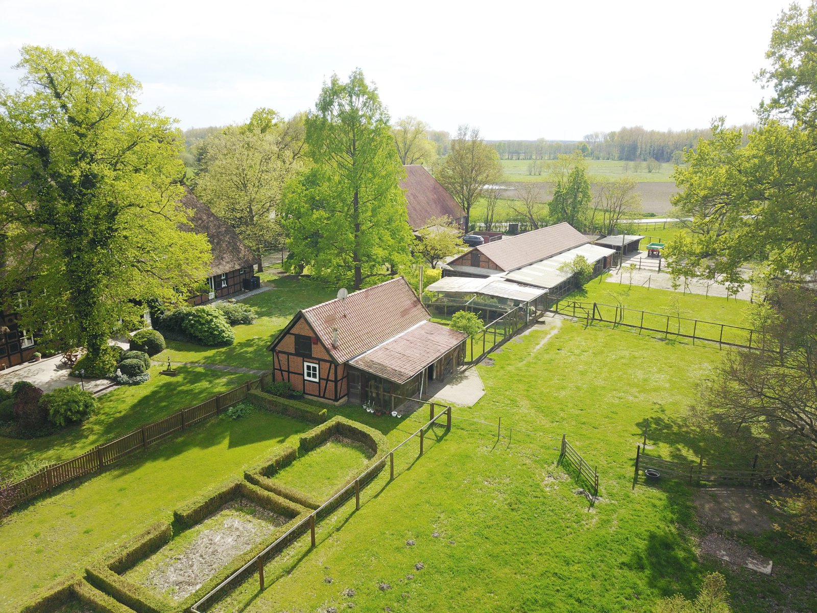 2611-1 Hamburg, equestrian property, riding estate, house with horsestable for sale 2611-1 Hamburg, equestrian property, riding estate, house with horsestable for sale