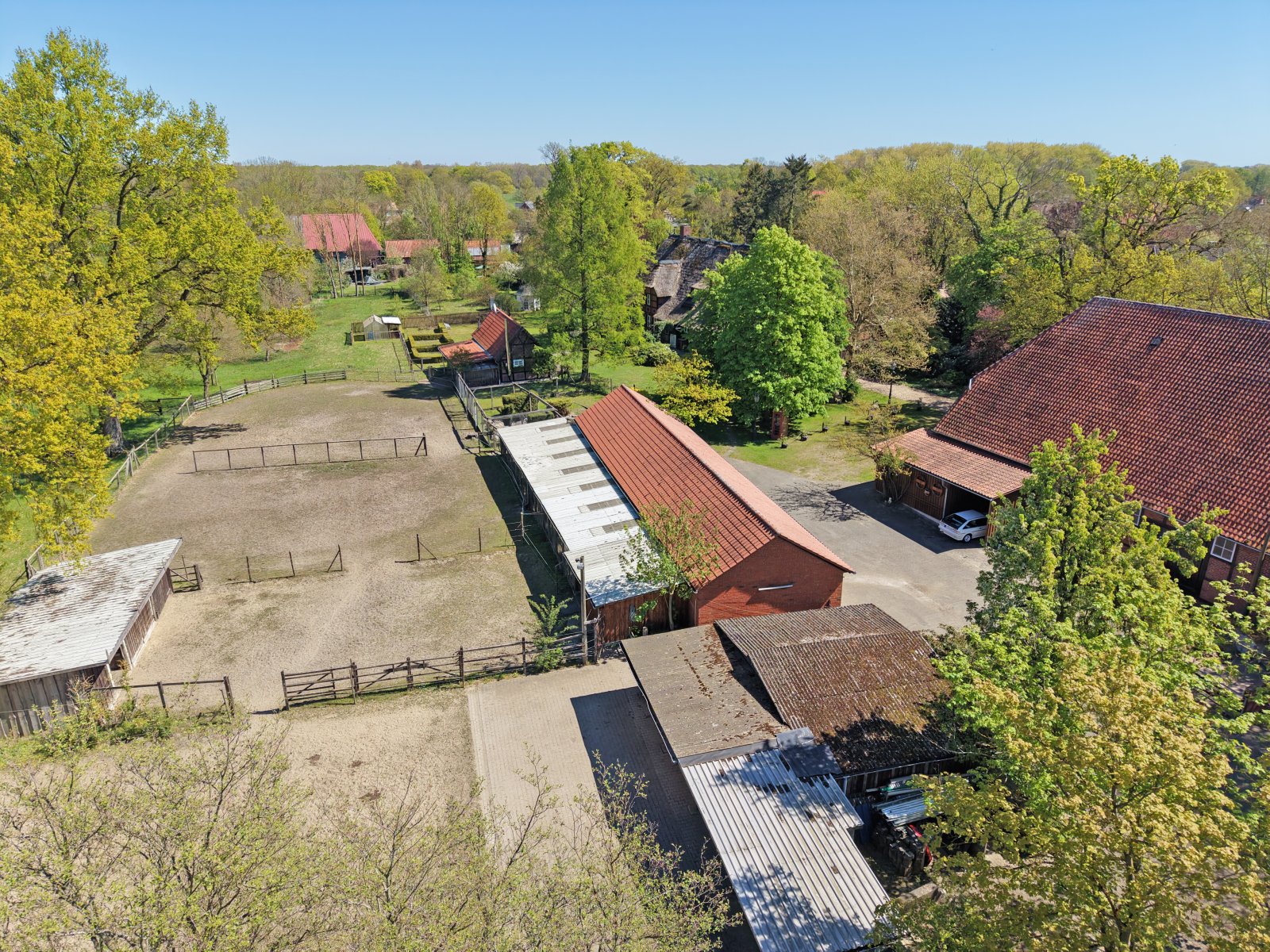 2611-1 Hamburg, equestrian property, riding estate, house with horsestable for sale 2611-1 Hamburg, equestrian property, riding estate, house with horsestable for sale