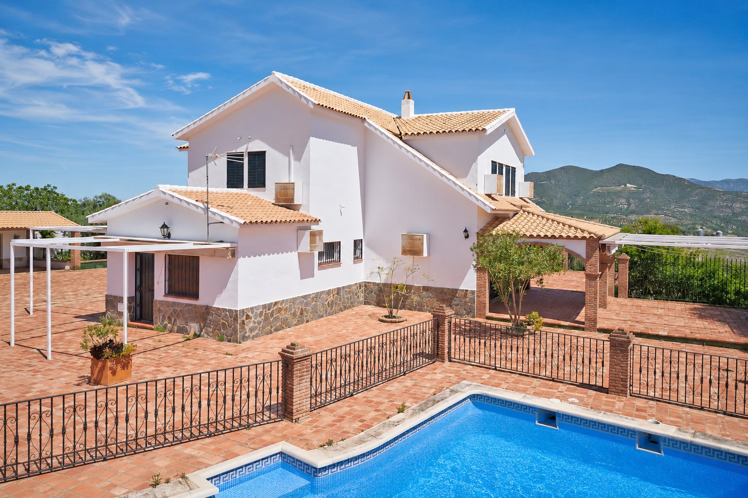 2614KN Andalusia, province of Cadiz, Olvera, finca, pool, olives for sale