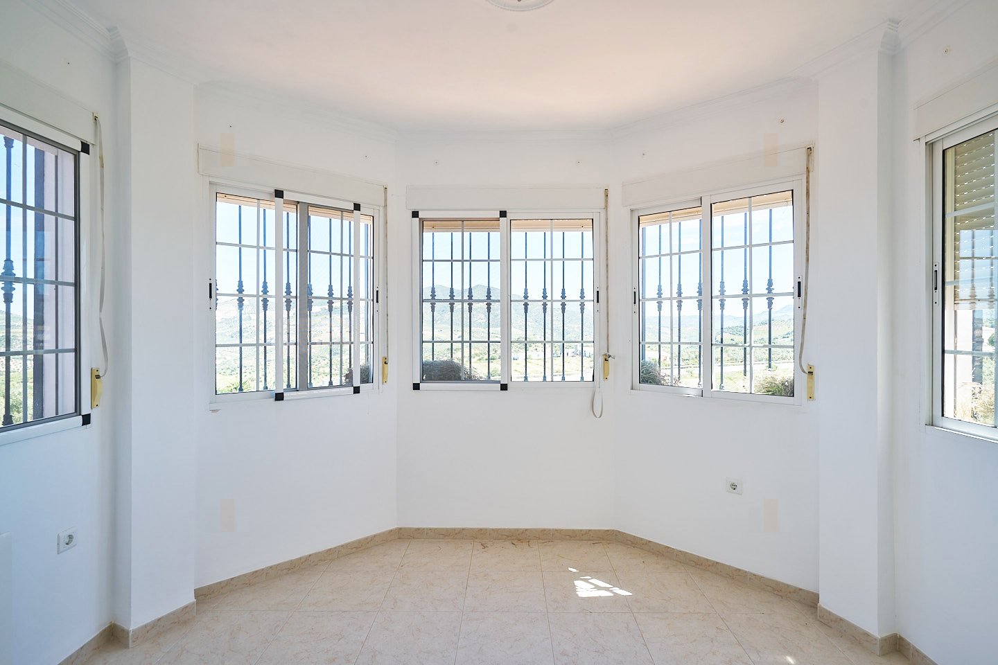 2614KN Andalusia, province of Cadiz, Olvera, countryhouse,  pool, olives for sale